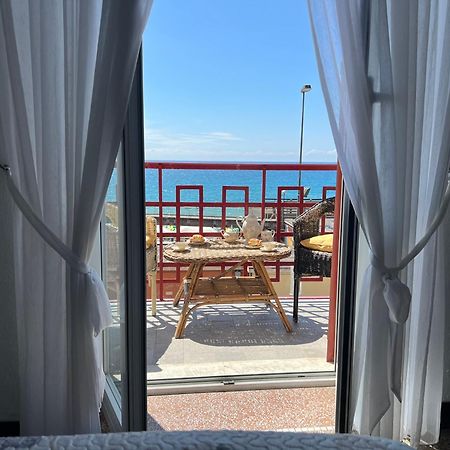 "Casa Franca" Sea Front With Wifi & Air Conditioning Savona Exterior photo