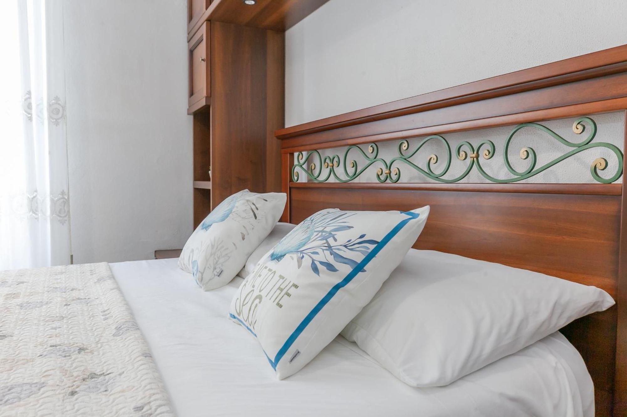 "Casa Franca" Sea Front With Wifi & Air Conditioning Savona Exterior photo