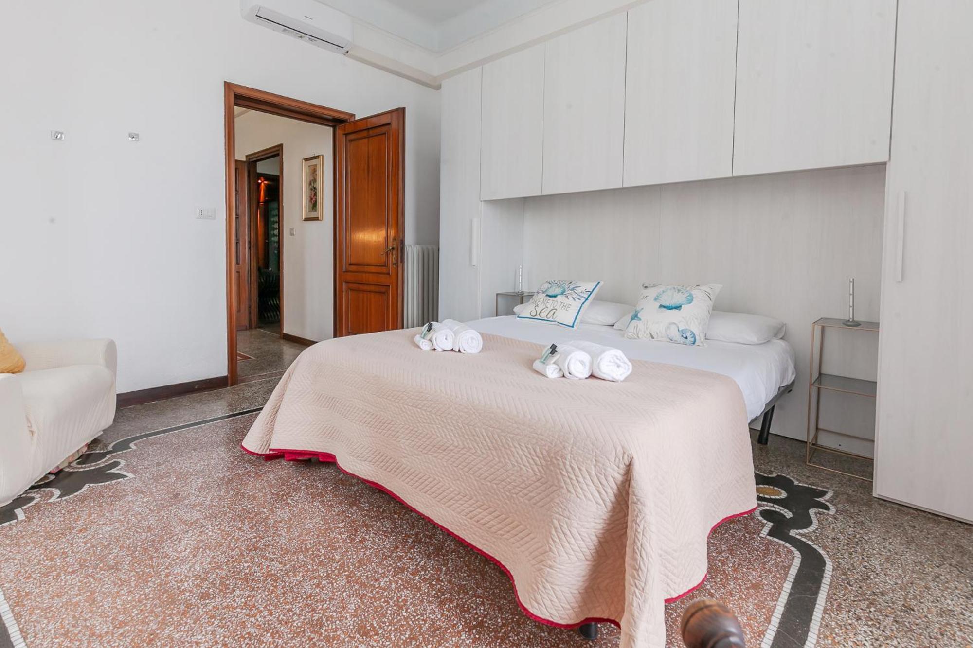 "Casa Franca" Sea Front With Wifi & Air Conditioning Savona Exterior photo