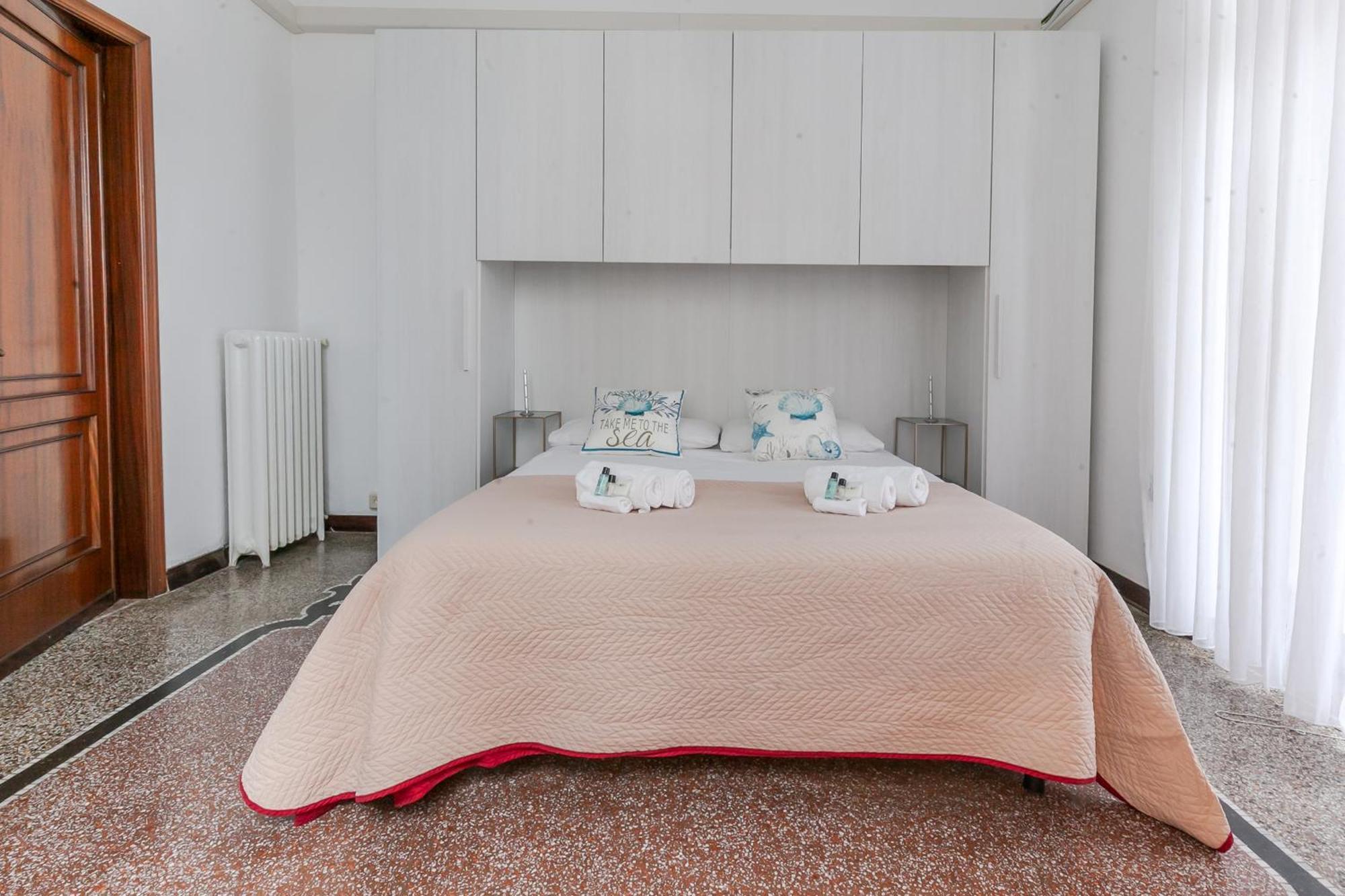 "Casa Franca" Sea Front With Wifi & Air Conditioning Savona Exterior photo